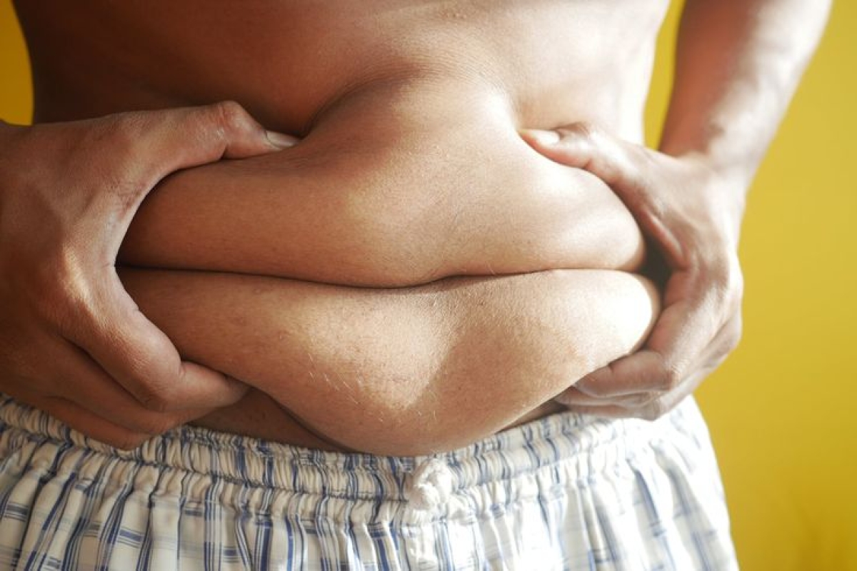 Fitness Coach Reveals 4 Common Foods to Avoid in a Calorie Deficit Diet for Reducing Belly Fat